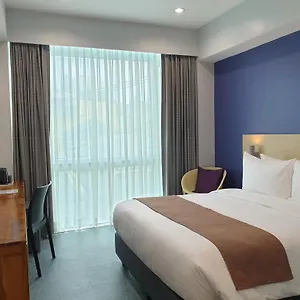 Leez Makati Макати